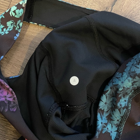 Lululemon Tank with drawstring - Picture 5 of 5